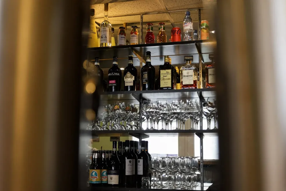 bar